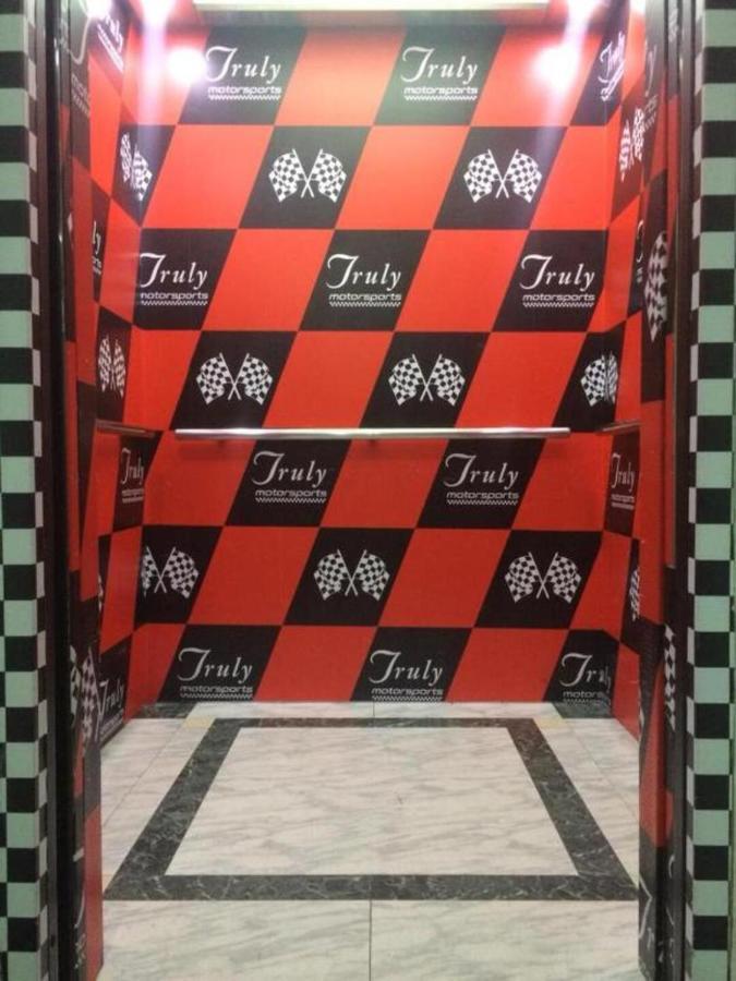 Hype Motorsport Hotel נילאי מראה חיצוני תמונה