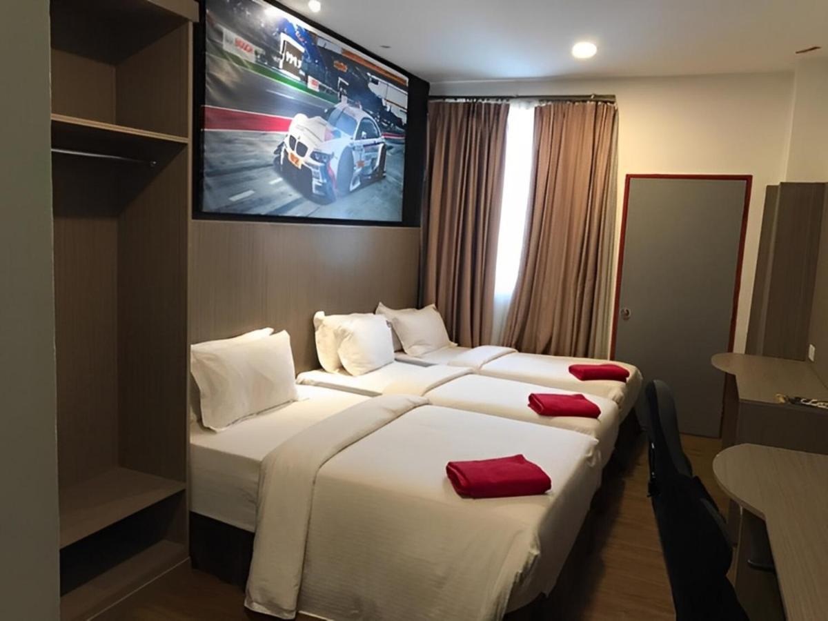 Hype Motorsport Hotel נילאי מראה חיצוני תמונה