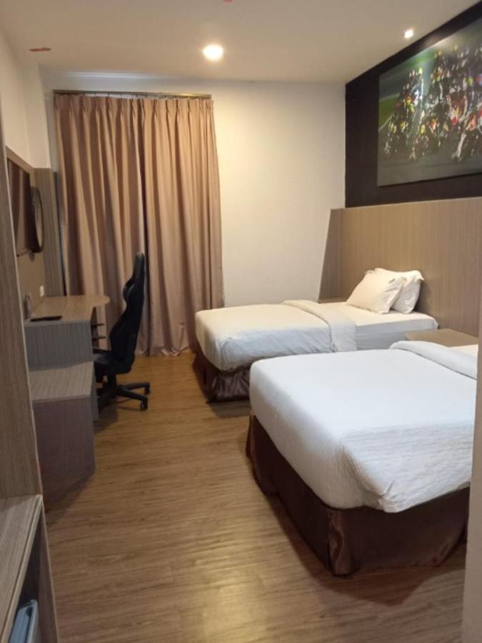 Hype Motorsport Hotel נילאי מראה חיצוני תמונה