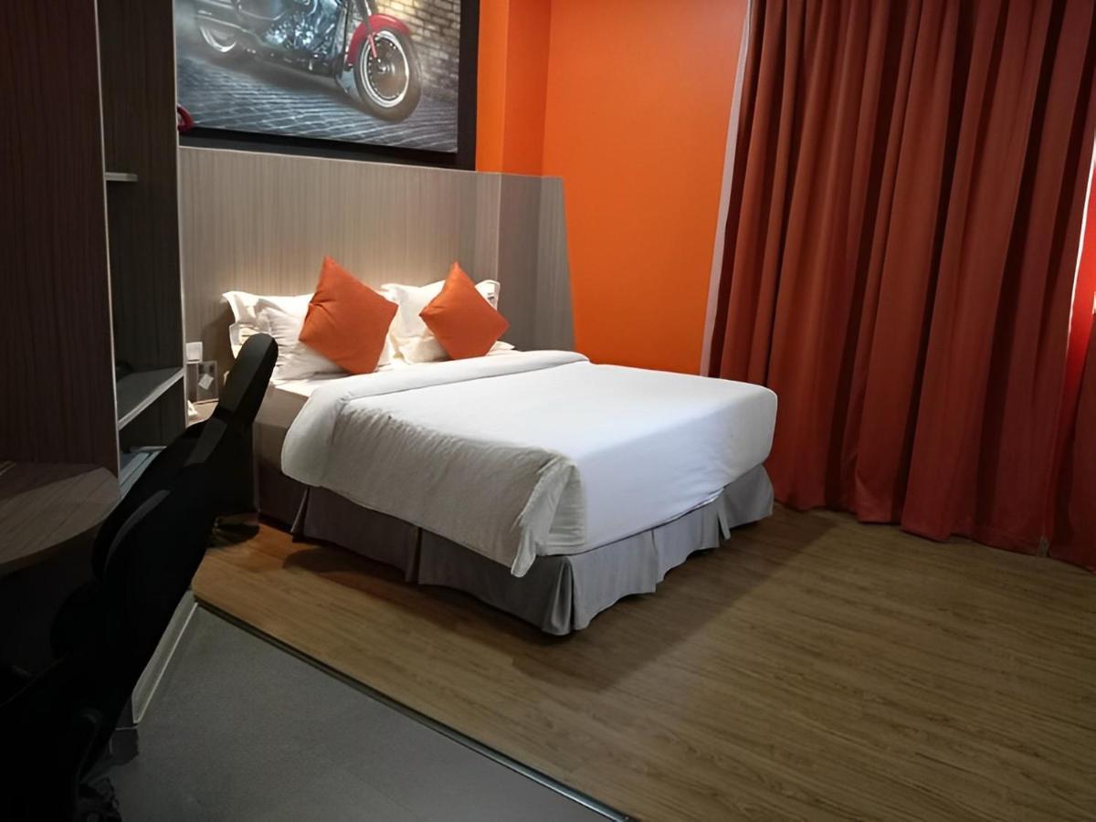 Hype Motorsport Hotel נילאי מראה חיצוני תמונה