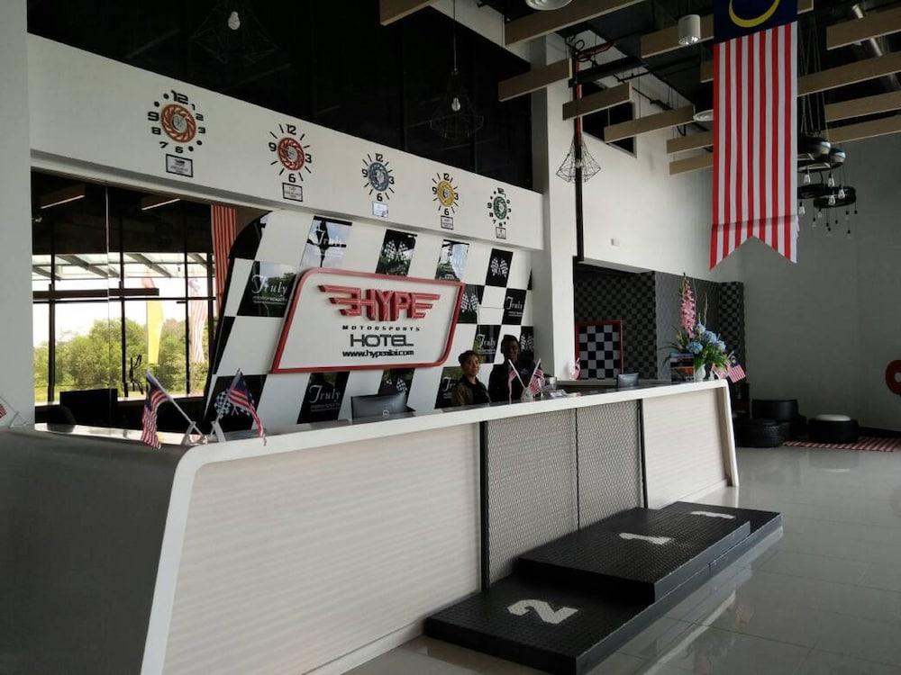 Hype Motorsport Hotel נילאי מראה חיצוני תמונה