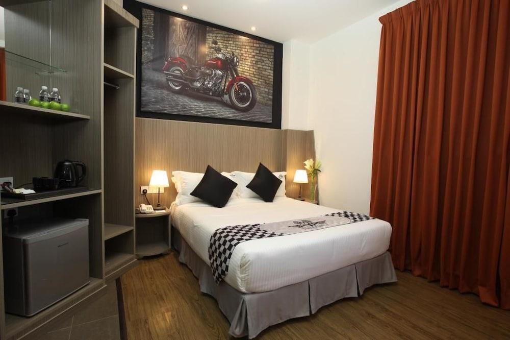 Hype Motorsport Hotel נילאי מראה חיצוני תמונה