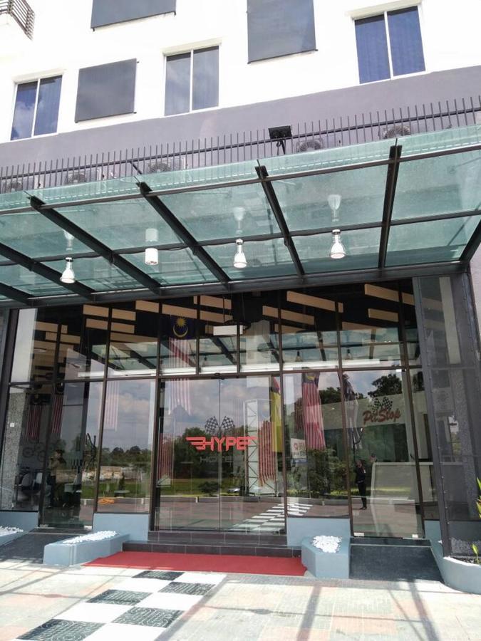 Hype Motorsport Hotel נילאי מראה חיצוני תמונה