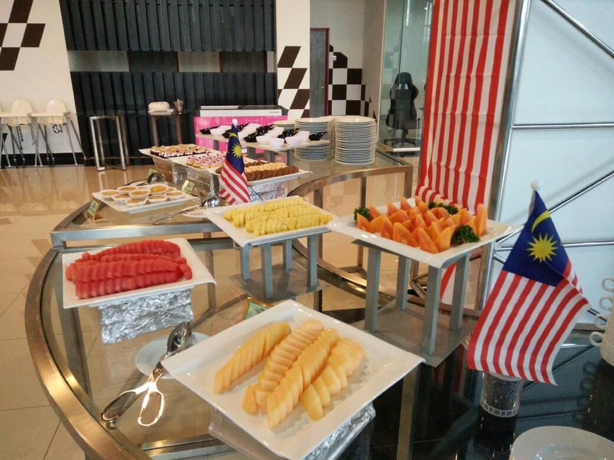 Hype Motorsport Hotel נילאי מראה חיצוני תמונה