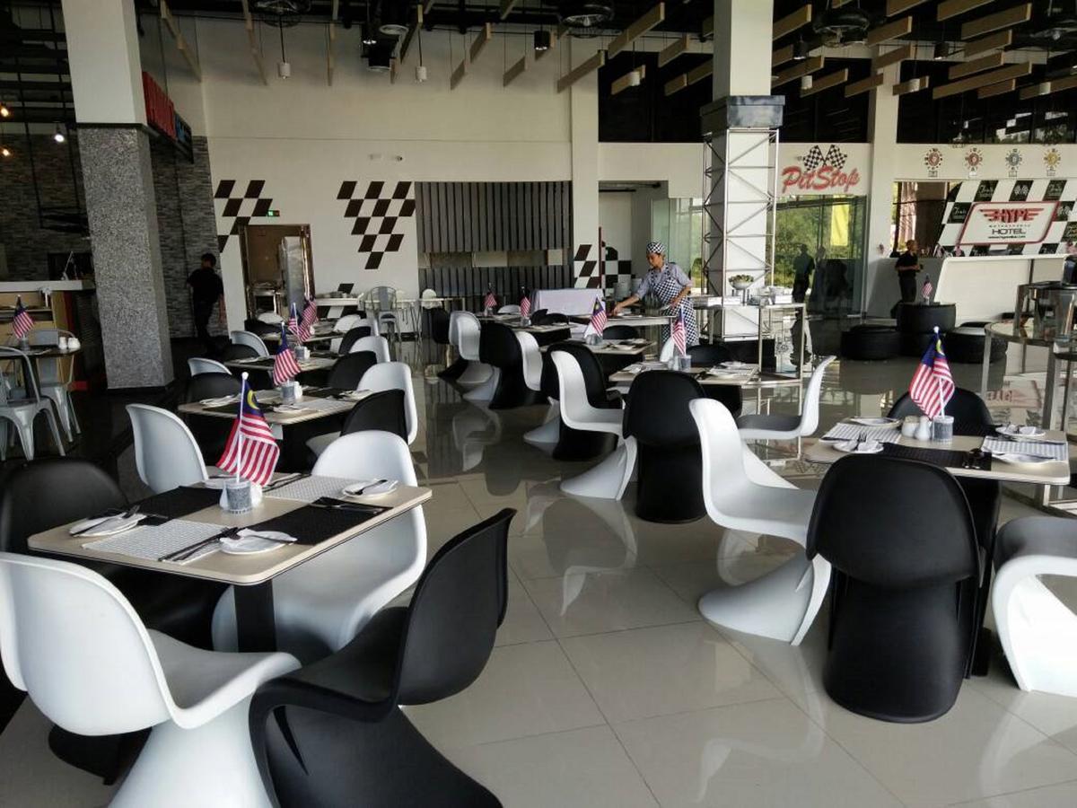 Hype Motorsport Hotel נילאי מראה חיצוני תמונה